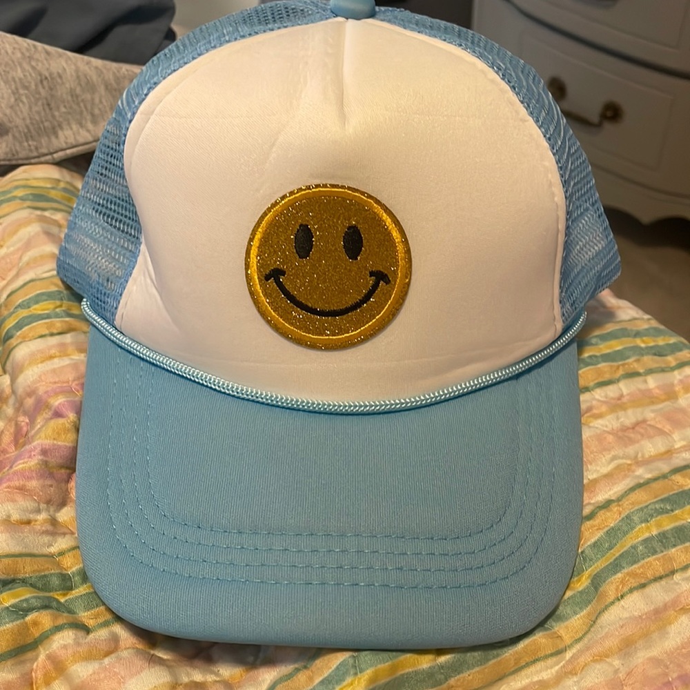 smile trucker hat nwot